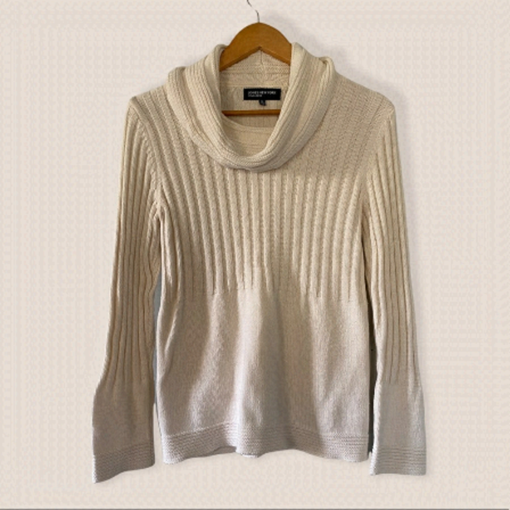 JONES White Cable Knit Sweater